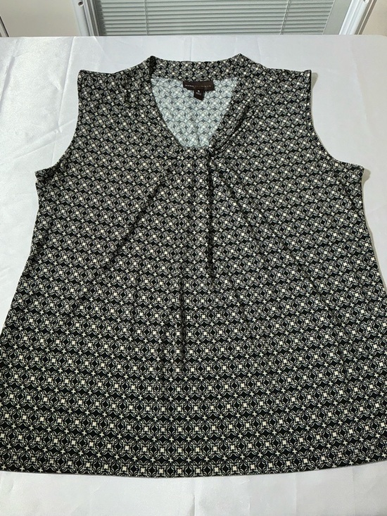 Dana Buchman Tops - Dana Buchman Black & White Sleeveless V-Neck Tank Size XL
